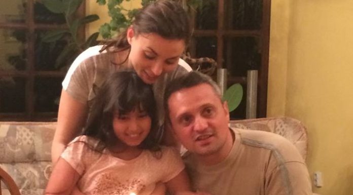 Manuela, mamica unei fetite adoptate de etnie rroma: „E un copil cu mult bun simt si cu o bunatate pe care mi-e teama ca nu ar fi avut-o daca era facuta de noi :)”