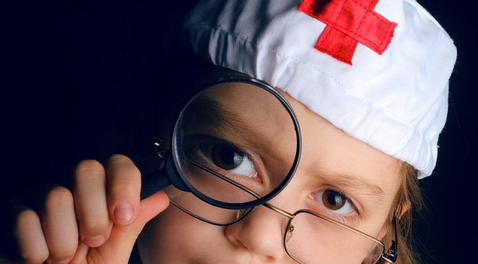 Cum am ajuns la Urgenta cu copilul din cauza unui “vierme” gasit in aspiratorul nazal