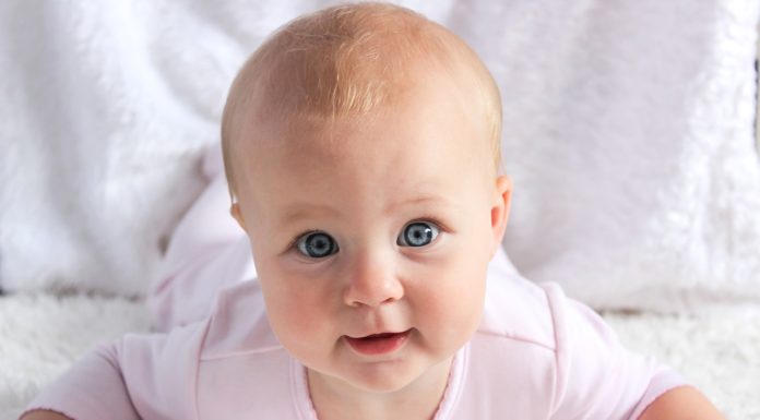 Somnul bebelusului la 8 luni. Cat si cum (a)doarme acum Edy