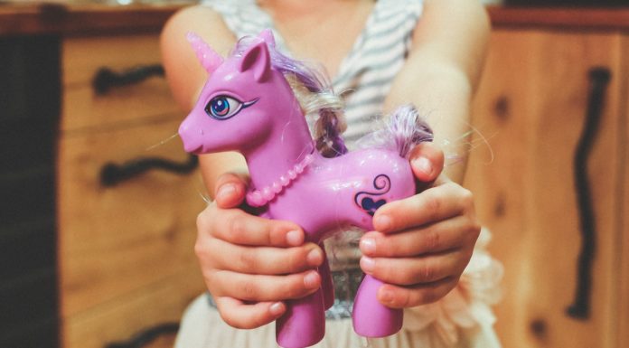 Copiii care nu strang jucariile… dupa chipul si asemanarea parintilor? :))