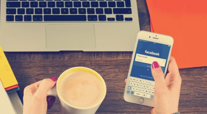 Tu cat timp stai cu ochii in telefon? Cat de mult ii afecteaza lucrul acesta pe copiii nostri