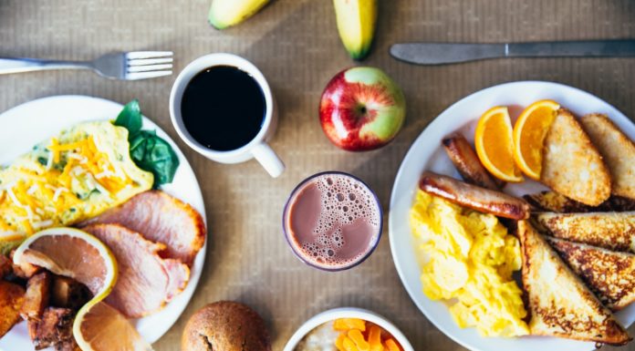 Mama pentru doi si mormanele de vase care se strang dupa fiecare masa in patru