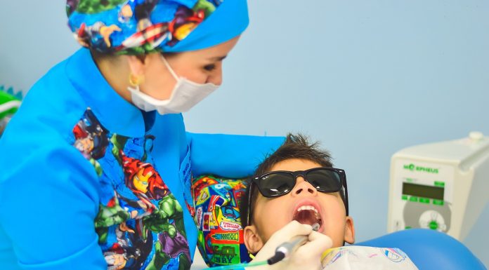 Cabinet stomatologic pentru copii sau unul “normal”: unde e mai bine sa mergi cu cel mic? Sursa foto: Pixabay