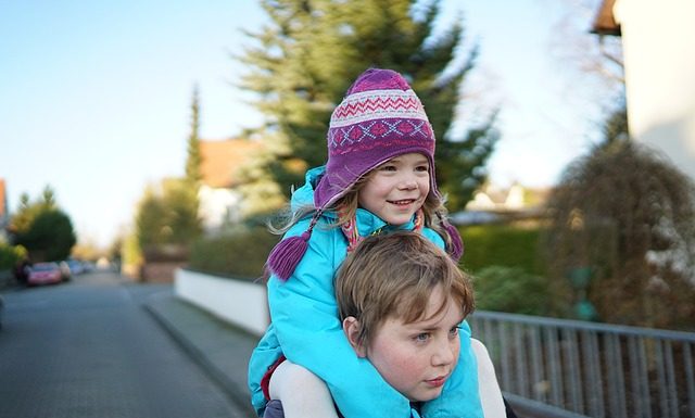 Dragi mamici, care „lesinati” cand vedeti un copil cu muci si tuse in parc…