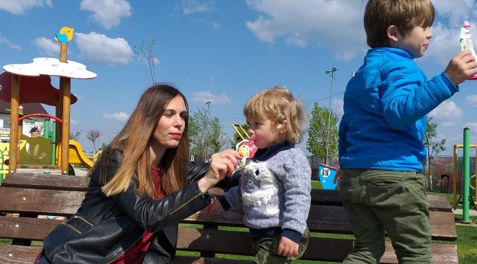Despre mancatul in parc si solutia pentru copiii care uita de masa cand sunt la joaca :)
