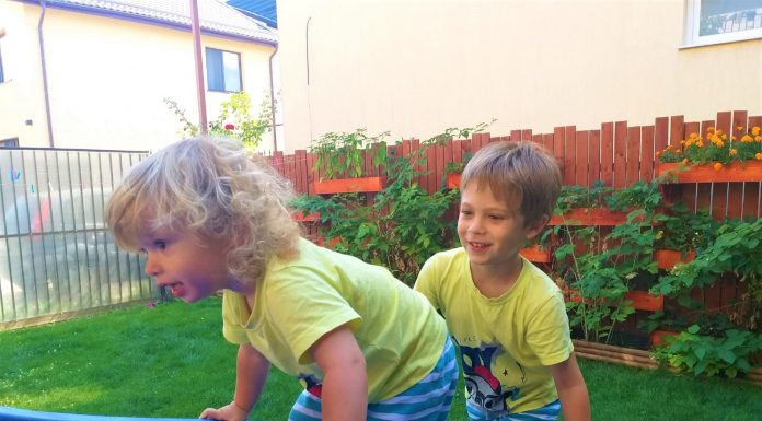„Se joaca impreuna?” Cum se inteleg baietii mei, la patru ani diferenta de varsta intre ei